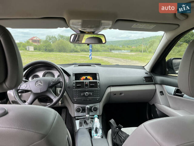 Чорний Мерседес Ц-Клас, об'ємом двигуна 1.8 л та пробігом 266 тис. км за 9800 $, фото 17 на Automoto.ua