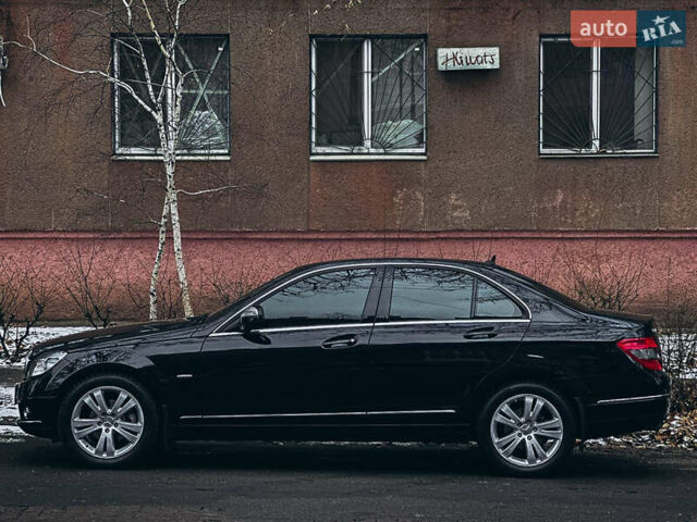 Чорний Мерседес Ц-Клас, об'ємом двигуна 1.8 л та пробігом 128 тис. км за 10900 $, фото 3 на Automoto.ua