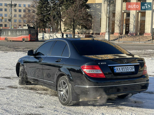 Чорний Мерседес Ц-Клас, об'ємом двигуна 1.8 л та пробігом 266 тис. км за 8888 $, фото 4 на Automoto.ua