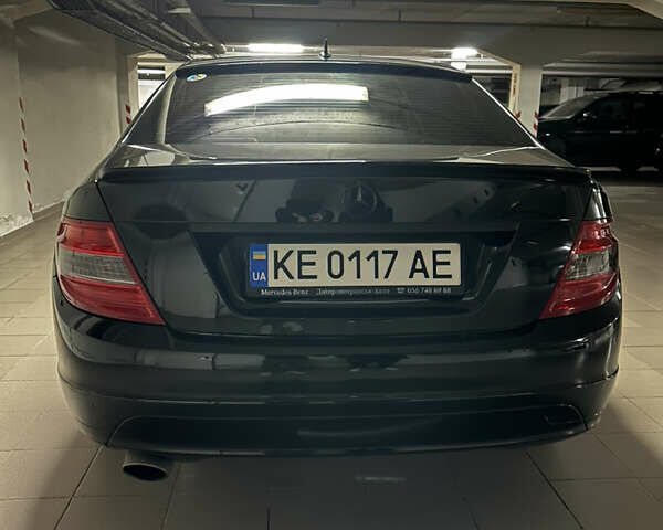 Чорний Мерседес Ц-Клас, об'ємом двигуна 1.8 л та пробігом 67 тис. км за 11500 $, фото 4 на Automoto.ua