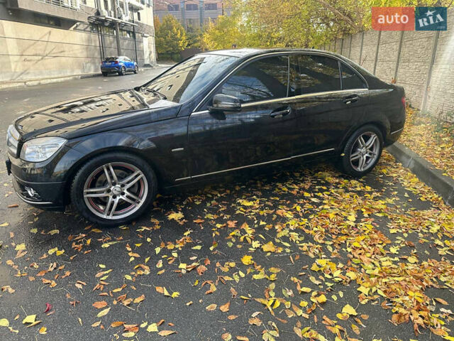 Мерседес Ц-Клас 2008 у Дніпро (Дніпропетровську) на Automoto.ua Чорний Мерседес Ц-Клас, об'ємом двигуна 1.8 л та пробігом 255 тис. км за 8500 $, фото 4 на Automoto.ua