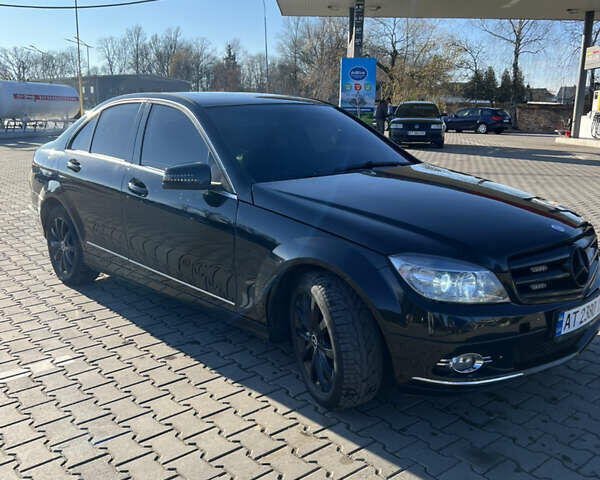 Чорний Мерседес Ц-Клас, об'ємом двигуна 2.2 л та пробігом 422 тис. км за 7570 $, фото 4 на Automoto.ua
