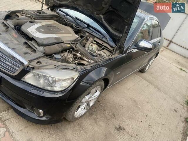 Чорний Мерседес Ц-Клас, об'ємом двигуна 3 л та пробігом 200 тис. км за 8000 $, фото 6 на Automoto.ua