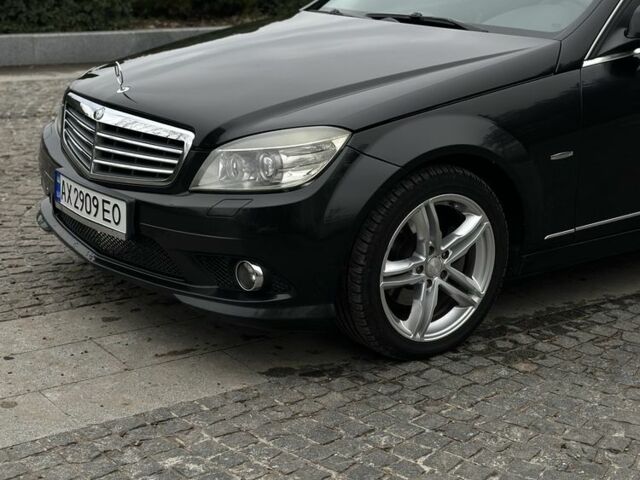 Чорний Мерседес Ц-Клас, об'ємом двигуна 3 л та пробігом 300 тис. км за 8200 $, фото 8 на Automoto.ua