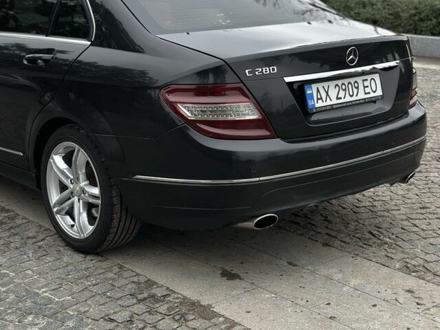 Чорний Мерседес Ц-Клас, об'ємом двигуна 3 л та пробігом 300 тис. км за 8200 $, фото 9 на Automoto.ua