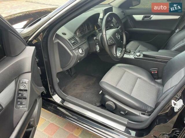 Мерседес Ц-Класс 2008 в Одессе на Automoto.ua Черный Мерседес Ц-Класс, объемом двигателя 1.8 л и пробегом 128 тыс. км за 10300 $, фото 15 на Automoto.ua