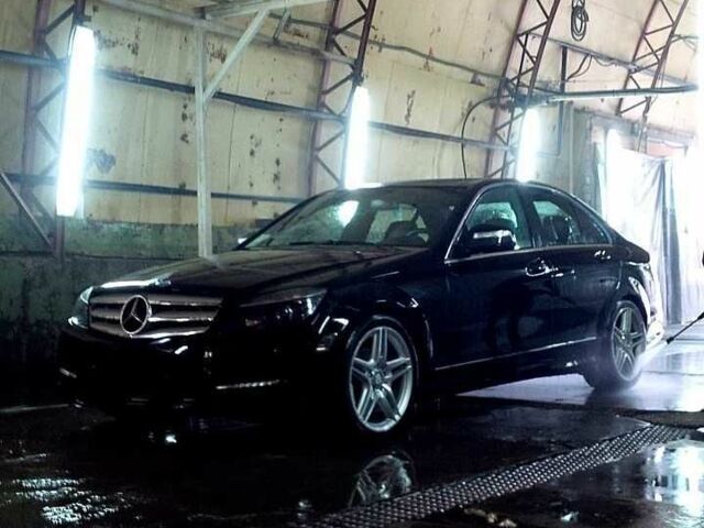 Черный Мерседес Ц-Класс, объемом двигателя 3 л и пробегом 220 тыс. км за 13999 $, фото 8 на Automoto.ua