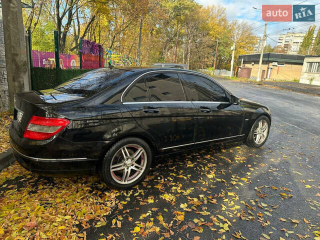 Мерседес Ц-Клас 2008 у Дніпро (Дніпропетровську) на Automoto.ua Чорний Мерседес Ц-Клас, об'ємом двигуна 1.8 л та пробігом 255 тис. км за 8500 $, фото 3 на Automoto.ua