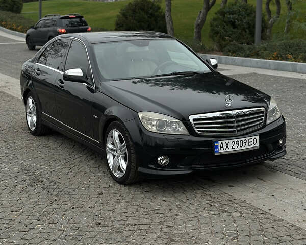 Черный Мерседес Ц-Класс, объемом двигателя 3 л и пробегом 200 тыс. км за 8500 $, фото 6 на Automoto.ua