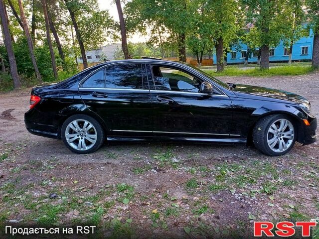 Чорний Мерседес Ц-Клас, об'ємом двигуна 3 л та пробігом 256 тис. км за 8250 $, фото 2 на Automoto.ua