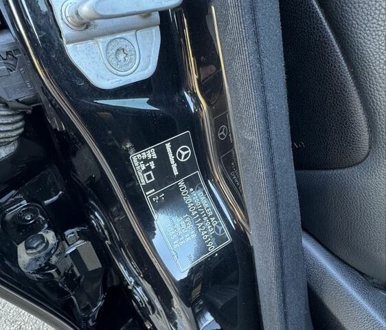 Чорний Мерседес Ц-Клас, об'ємом двигуна 1.8 л та пробігом 250 тис. км за 7500 $, фото 7 на Automoto.ua