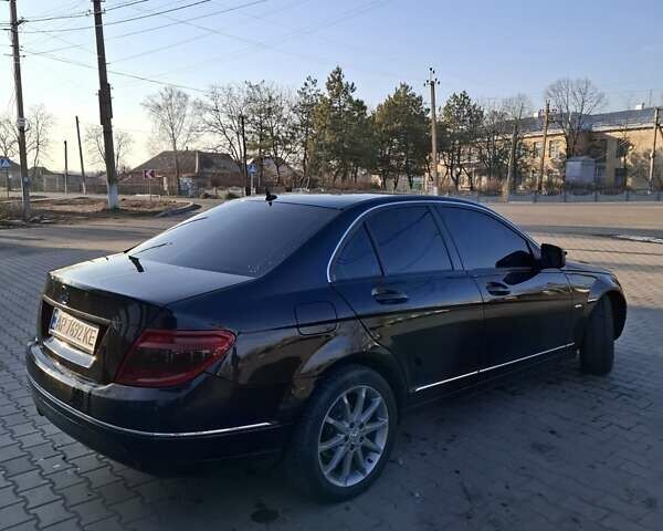 Черный Мерседес Ц-Класс, объемом двигателя 1.8 л и пробегом 274 тыс. км за 9000 $, фото 4 на Automoto.ua