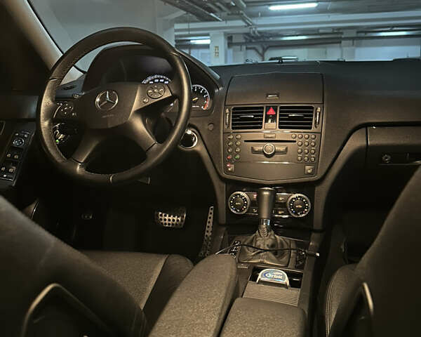 Чорний Мерседес Ц-Клас, об'ємом двигуна 1.8 л та пробігом 67 тис. км за 11500 $, фото 25 на Automoto.ua