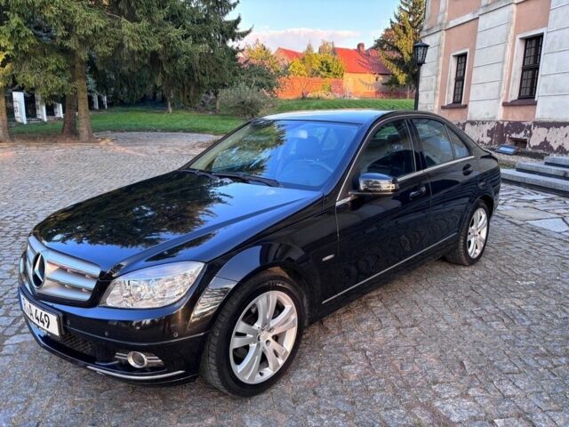 Чорний Мерседес Ц-Клас, об'ємом двигуна 1.8 л та пробігом 247 тис. км за 2500 $, фото 1 на Automoto.ua
