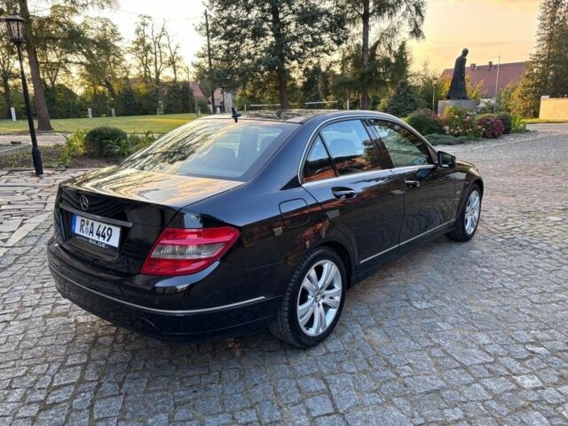 Чорний Мерседес Ц-Клас, об'ємом двигуна 1.8 л та пробігом 247 тис. км за 2500 $, фото 3 на Automoto.ua