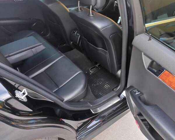 Черный Мерседес Ц-Класс, объемом двигателя 3 л и пробегом 211 тыс. км за 12300 $, фото 6 на Automoto.ua