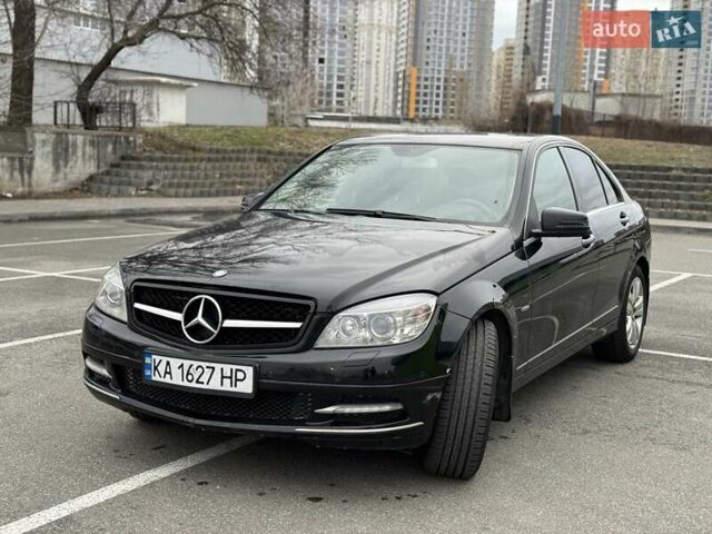 Черный Мерседес Ц-Класс, объемом двигателя 1.8 л и пробегом 173 тыс. км за 9800 $, фото 2 на Automoto.ua