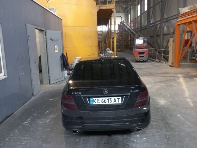 Чорний Мерседес Ц-Клас, об'ємом двигуна 3 л та пробігом 210 тис. км за 12300 $, фото 7 на Automoto.ua