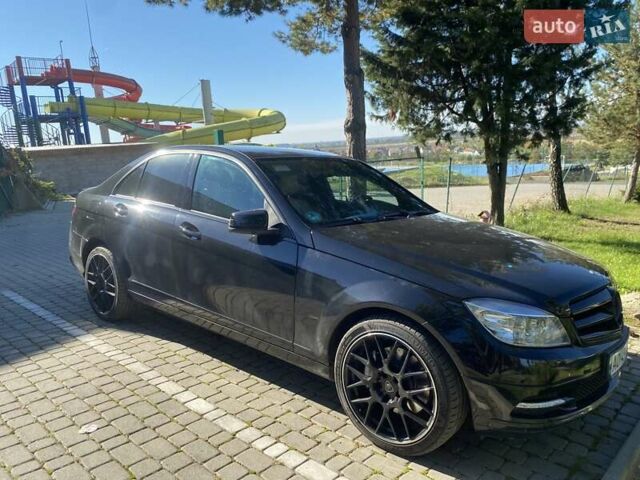 Черный Мерседес Ц-Класс, объемом двигателя 3 л и пробегом 222 тыс. км за 13200 $, фото 5 на Automoto.ua