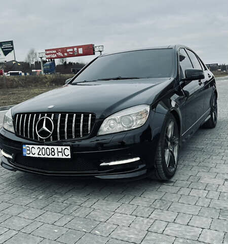 Черный Мерседес Ц-Класс, объемом двигателя 3 л и пробегом 172 тыс. км за 10800 $, фото 2 на Automoto.ua