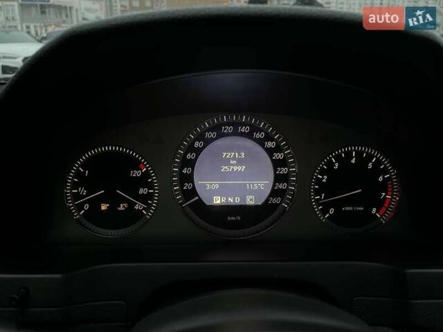 Черный Мерседес Ц-Класс, объемом двигателя 1.8 л и пробегом 256 тыс. км за 8990 $, фото 19 на Automoto.ua