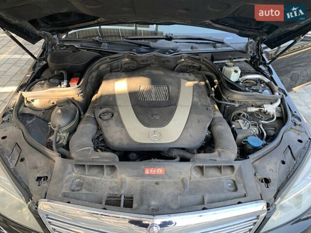 Чорний Мерседес Ц-Клас, об'ємом двигуна 3 л та пробігом 300 тис. км за 9100 $, фото 15 на Automoto.ua