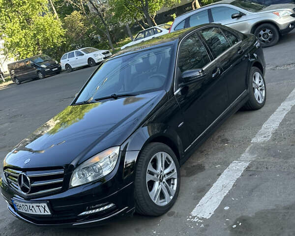 Чорний Мерседес Ц-Клас, об'ємом двигуна 2.2 л та пробігом 255 тис. км за 10650 $, фото 5 на Automoto.ua