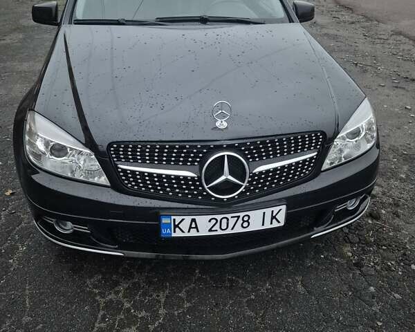 Черный Мерседес Ц-Класс, объемом двигателя 2.2 л и пробегом 242 тыс. км за 8900 $, фото 8 на Automoto.ua
