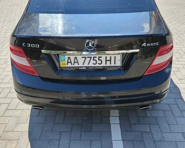 Чорний Мерседес Ц-Клас, об'ємом двигуна 3 л та пробігом 160 тис. км за 10000 $, фото 1 на Automoto.ua