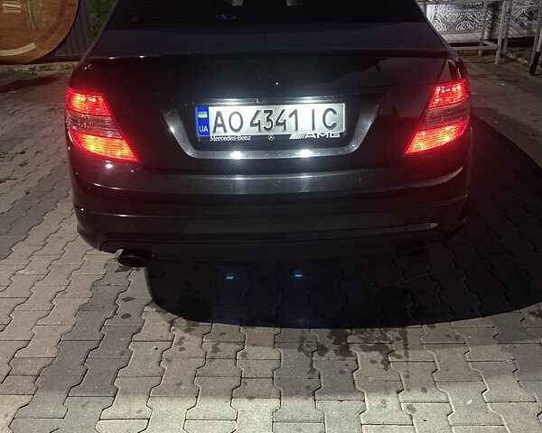 Черный Мерседес Ц-Класс, объемом двигателя 3 л и пробегом 222 тыс. км за 13200 $, фото 8 на Automoto.ua