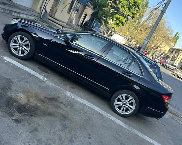 Чорний Мерседес Ц-Клас, об'ємом двигуна 2.2 л та пробігом 255 тис. км за 10650 $, фото 2 на Automoto.ua