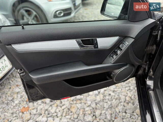 Чорний Мерседес Ц-Клас, об'ємом двигуна 1.8 л та пробігом 217 тис. км за 10850 $, фото 26 на Automoto.ua