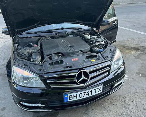 Чорний Мерседес Ц-Клас, об'ємом двигуна 2.2 л та пробігом 255 тис. км за 10650 $, фото 17 на Automoto.ua