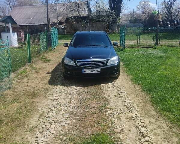 Чорний Мерседес Ц-Клас, об'ємом двигуна 2.1 л та пробігом 250 тис. км за 11500 $, фото 12 на Automoto.ua