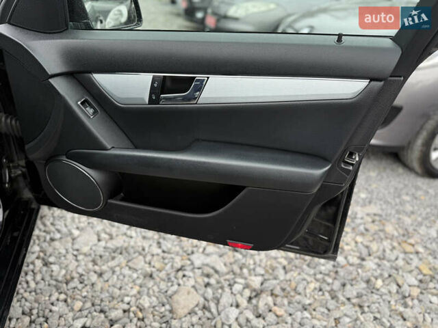 Чорний Мерседес Ц-Клас, об'ємом двигуна 1.8 л та пробігом 217 тис. км за 10850 $, фото 27 на Automoto.ua