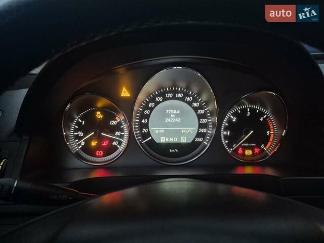 Черный Мерседес Ц-Класс, объемом двигателя 2.2 л и пробегом 242 тыс. км за 8900 $, фото 22 на Automoto.ua