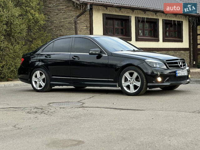 Черный Мерседес Ц-Класс, объемом двигателя 3 л и пробегом 270 тыс. км за 12500 $, фото 7 на Automoto.ua