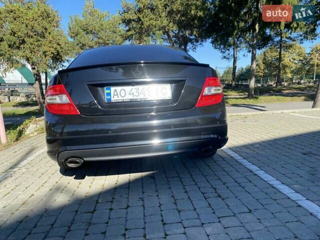 Черный Мерседес Ц-Класс, объемом двигателя 3 л и пробегом 222 тыс. км за 13200 $, фото 2 на Automoto.ua