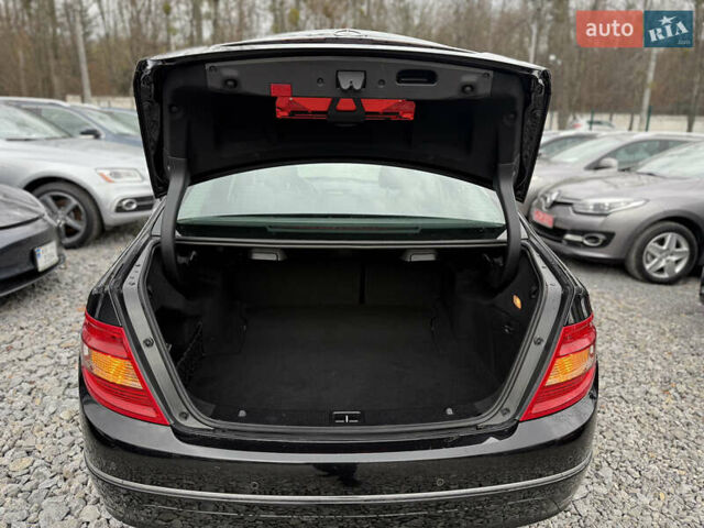 Чорний Мерседес Ц-Клас, об'ємом двигуна 1.8 л та пробігом 217 тис. км за 10850 $, фото 30 на Automoto.ua