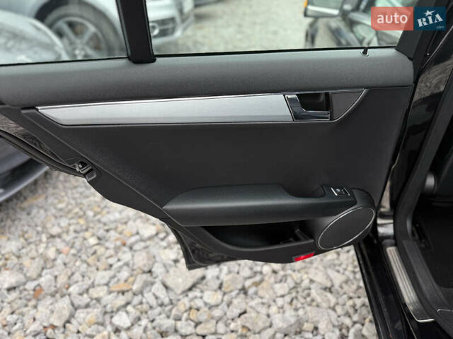 Чорний Мерседес Ц-Клас, об'ємом двигуна 1.8 л та пробігом 217 тис. км за 10850 $, фото 29 на Automoto.ua