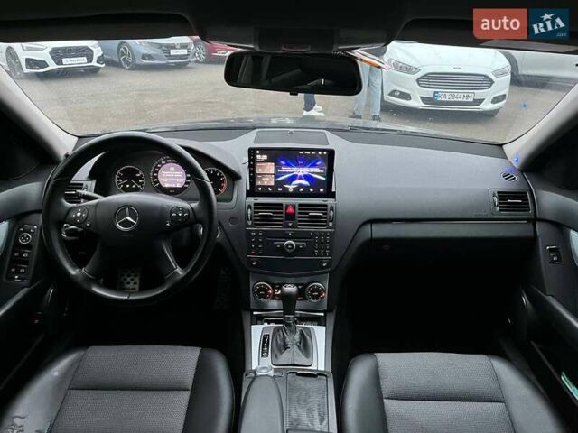 Черный Мерседес Ц-Класс, объемом двигателя 1.8 л и пробегом 256 тыс. км за 8990 $, фото 12 на Automoto.ua