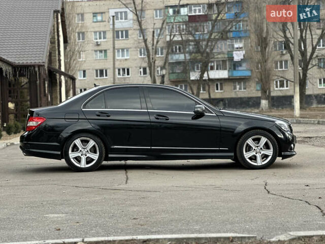 Черный Мерседес Ц-Класс, объемом двигателя 3 л и пробегом 270 тыс. км за 12500 $, фото 19 на Automoto.ua