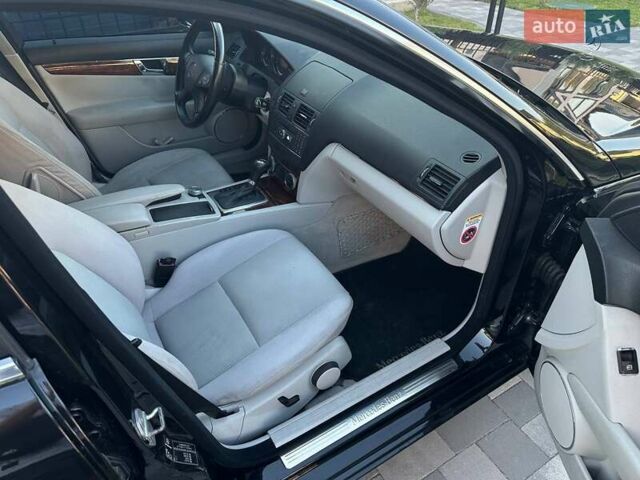 Чорний Мерседес Ц-Клас, об'ємом двигуна 1.8 л та пробігом 270 тис. км за 8900 $, фото 22 на Automoto.ua