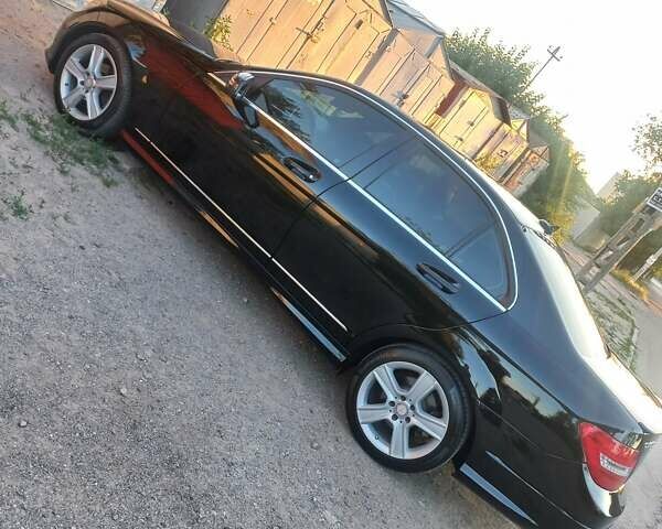 Черный Мерседес Ц-Класс, объемом двигателя 3 л и пробегом 211 тыс. км за 12300 $, фото 8 на Automoto.ua