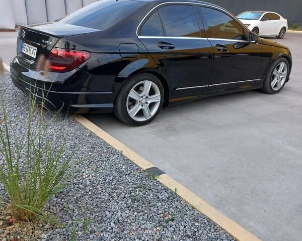 Черный Мерседес Ц-Класс, объемом двигателя 3 л и пробегом 211 тыс. км за 12300 $, фото 4 на Automoto.ua