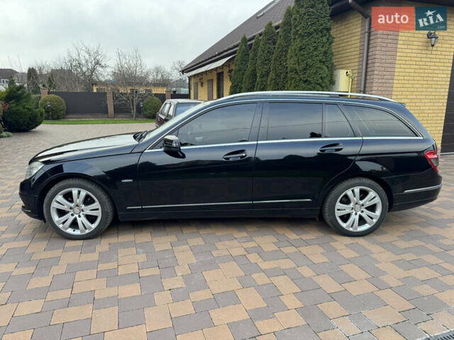 Чорний Мерседес Ц-Клас, об'ємом двигуна 2.14 л та пробігом 349 тис. км за 9950 $, фото 2 на Automoto.ua