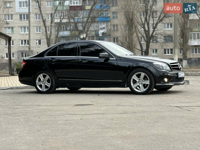 Черный Мерседес Ц-Класс, объемом двигателя 3 л и пробегом 270 тыс. км за 12500 $, фото 16 на Automoto.ua