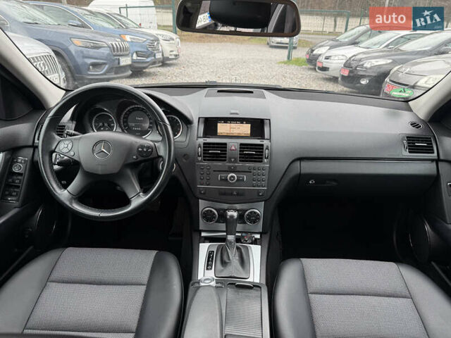 Чорний Мерседес Ц-Клас, об'ємом двигуна 1.8 л та пробігом 217 тис. км за 10850 $, фото 17 на Automoto.ua