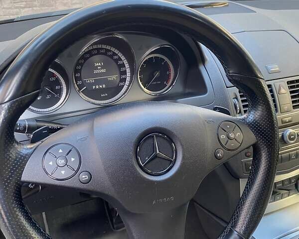 Черный Мерседес Ц-Класс, объемом двигателя 3 л и пробегом 222 тыс. км за 13200 $, фото 23 на Automoto.ua