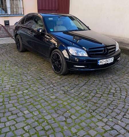 Черный Мерседес Ц-Класс, объемом двигателя 3 л и пробегом 222 тыс. км за 13200 $, фото 1 на Automoto.ua